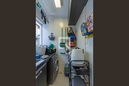 Apartamento à venda com 180m², 5 quartos e 3 vagas Apartamento à venda com 180m², 5 quartos e 3 vagasÁrea de Serviço