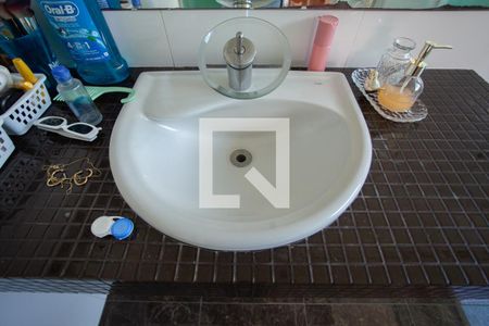 Casa à venda com 520m², 4 quartos e 5 vagas Casa à venda com 520m², 4 quartos e 5 vagasBanheiro da Suíte 2