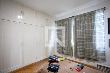 Casa à venda com 520m², 4 quartos e 5 vagas Casa à venda com 520m², 4 quartos e 5 vagasQuarto 1