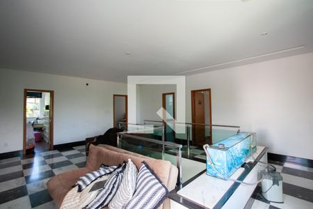 Casa à venda com 520m², 4 quartos e 5 vagas Casa à venda com 520m², 4 quartos e 5 vagas Sala 3