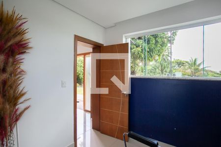 Casa à venda com 520m², 4 quartos e 5 vagas Casa à venda com 520m², 4 quartos e 5 vagasEscritório 1