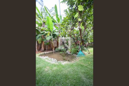 Casa à venda com 520m², 4 quartos e 5 vagas Casa à venda com 520m², 4 quartos e 5 vagasQuintal