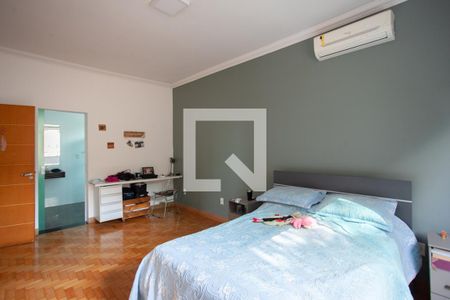 Casa à venda com 520m², 4 quartos e 5 vagas Casa à venda com 520m², 4 quartos e 5 vagasSuíte 2