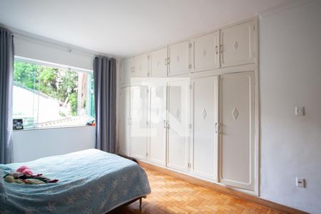 Casa à venda com 520m², 4 quartos e 5 vagas Casa à venda com 520m², 4 quartos e 5 vagasSuíte 2