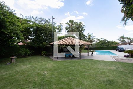 Casa à venda com 520m², 4 quartos e 5 vagas Casa à venda com 520m², 4 quartos e 5 vagasPiscina