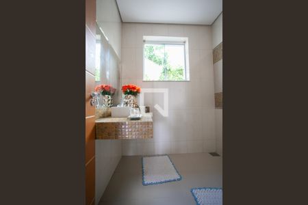 Casa à venda com 520m², 4 quartos e 5 vagas Casa à venda com 520m², 4 quartos e 5 vagasBanheiro 1