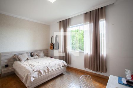 Casa à venda com 520m², 4 quartos e 5 vagas Casa à venda com 520m², 4 quartos e 5 vagasQuarto 2