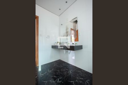 Casa à venda com 520m², 4 quartos e 5 vagas Casa à venda com 520m², 4 quartos e 5 vagasBanheiro 2