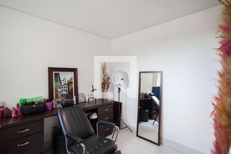 Casa à venda com 520m², 4 quartos e 5 vagas Casa à venda com 520m², 4 quartos e 5 vagasEscritório 1