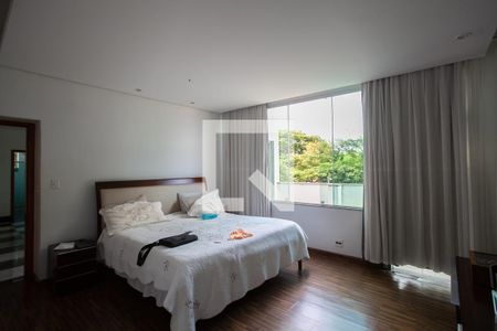 Casa à venda com 520m², 4 quartos e 5 vagas Casa à venda com 520m², 4 quartos e 5 vagasSuíte 1