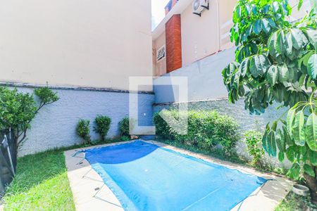 Casa à venda com 300m², 4 quartos e 3 vagas Casa à venda com 300m², 4 quartos e 3 vagasPiscina