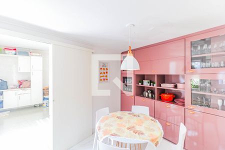 Casa à venda com 300m², 4 quartos e 3 vagas Casa à venda com 300m², 4 quartos e 3 vagasCozinha