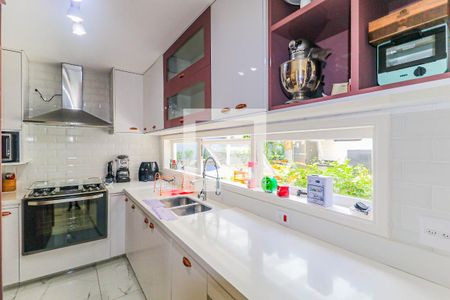 Casa à venda com 300m², 4 quartos e 3 vagas Casa à venda com 300m², 4 quartos e 3 vagasCozinha