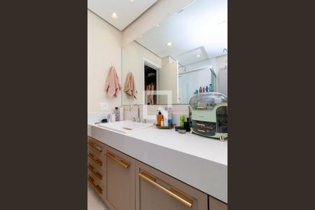 Apartamento à venda com 131m², 3 quartos e 3 vagas Apartamento à venda com 131m², 3 quartos e 3 vagasSuíte Principal- Banheiro