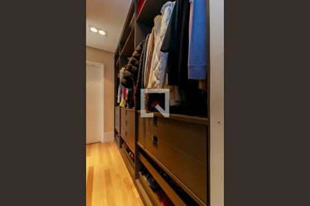 Apartamento à venda com 131m², 3 quartos e 3 vagas Apartamento à venda com 131m², 3 quartos e 3 vagasSuíte Principal- Closet