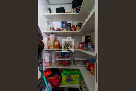 Apartamento à venda com 131m², 3 quartos e 3 vagas Apartamento à venda com 131m², 3 quartos e 3 vagasDespensa