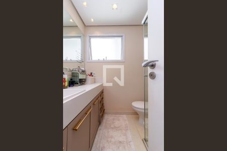 Apartamento à venda com 131m², 3 quartos e 3 vagas Apartamento à venda com 131m², 3 quartos e 3 vagasSuíte Principal- Banheiro