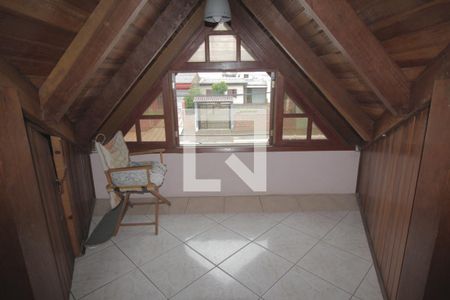 Casa à venda com 180m², 3 quartos e 3 vagasSótão