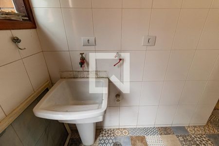 Casa à venda com 240m², 2 quartos e 2 vagas Casa à venda com 240m², 2 quartos e 2 vagasLavanderia