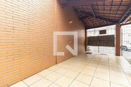 Casa à venda com 240m², 2 quartos e 2 vagas Casa à venda com 240m², 2 quartos e 2 vagasGaragem