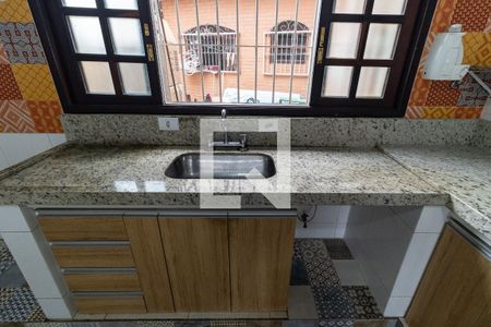Casa à venda com 240m², 2 quartos e 2 vagas Casa à venda com 240m², 2 quartos e 2 vagasCozinha