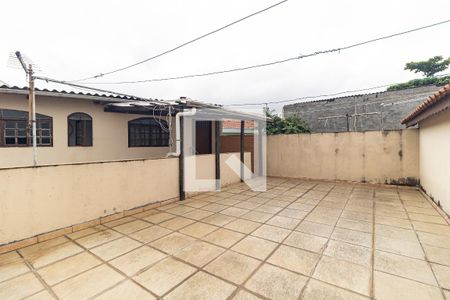 Casa à venda com 240m², 2 quartos e 2 vagas Casa à venda com 240m², 2 quartos e 2 vagasTerraço