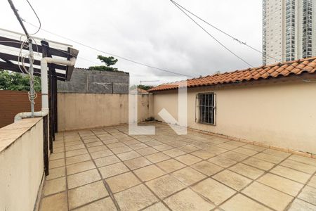 Casa à venda com 240m², 2 quartos e 2 vagas Casa à venda com 240m², 2 quartos e 2 vagasTerraço