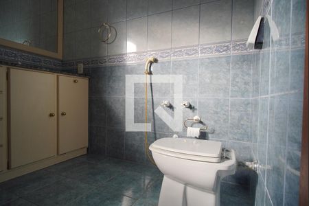 Casa à venda com 275m², 3 quartos e 3 vagasBanheiro da Suíte