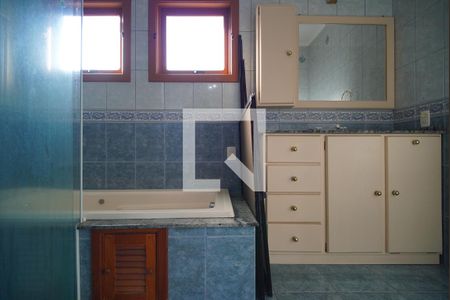 Casa à venda com 275m², 3 quartos e 3 vagasBanheiro da Suíte