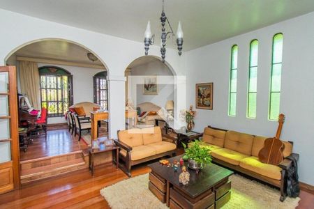 Casa à venda com 500m², 6 quartos e 2 vagas