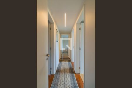 Apartamento à venda com 187m², 3 quartos e 3 vagas Apartamento à venda com 187m², 3 quartos e 3 vagasCorredor