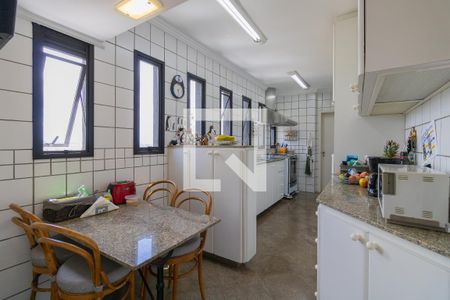 Apartamento à venda com 187m², 3 quartos e 3 vagas Apartamento à venda com 187m², 3 quartos e 3 vagasCozinha
