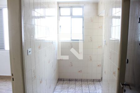 Cozinha de apartamento para alugar com 1 quarto, 30m² em Centro, São Vicente