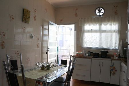 Casa à venda com 140m², 2 quartos e 4 vagasCozinha