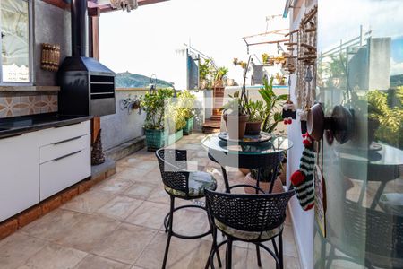 Apartamento à venda com 180m², 4 quartos e 2 vagas Apartamento à venda com 180m², 4 quartos e 2 vagasChurrasqueira