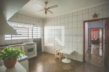 Casa à venda com 150m², 3 quartos e 4 vagas Casa à venda com 150m², 3 quartos e 4 vagasCozinha
