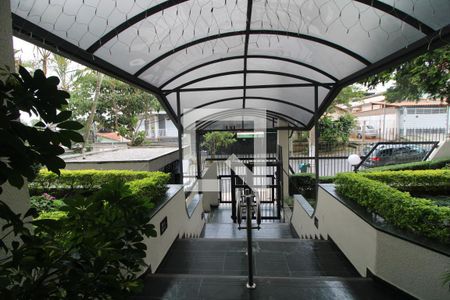 Apartamento para alugar com 65m², 2 quartos e 1 vagaEntrada