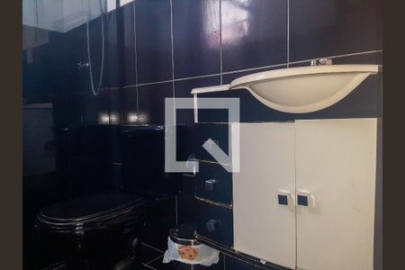 Casa à venda com 181m², 5 quartos e 3 vagas Casa à venda com 181m², 5 quartos e 3 vagasCasa 1 - Banheiro da Suíte