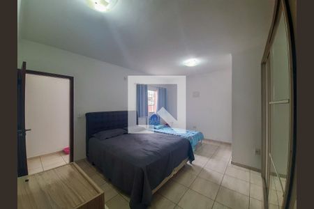 Casa à venda com 181m², 5 quartos e 3 vagas Casa à venda com 181m², 5 quartos e 3 vagasCasa 1 - Suíte