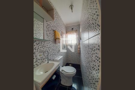 Casa à venda com 181m², 5 quartos e 3 vagas Casa à venda com 181m², 5 quartos e 3 vagasCasa 3 - Lavabo