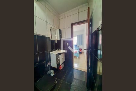 Casa à venda com 181m², 5 quartos e 3 vagas Casa à venda com 181m², 5 quartos e 3 vagasCasa 1 - Banheiro da Suíte