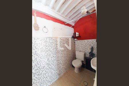 Casa à venda com 181m², 5 quartos e 3 vagas Casa à venda com 181m², 5 quartos e 3 vagasCasa 3 -Banheiro Social