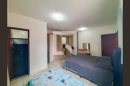 Casa à venda com 181m², 5 quartos e 3 vagas Casa à venda com 181m², 5 quartos e 3 vagasCasa 1 - Suíte