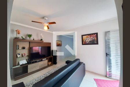 Casa à venda com 181m², 5 quartos e 3 vagas Casa à venda com 181m², 5 quartos e 3 vagasCasa 3 - Sala