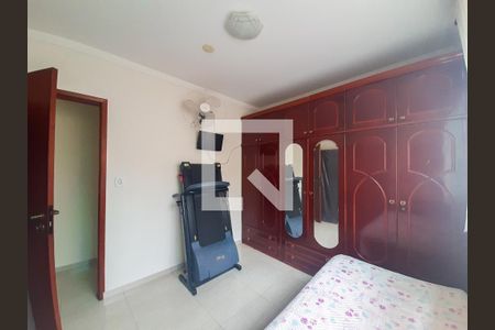 Casa à venda com 181m², 5 quartos e 3 vagas Casa à venda com 181m², 5 quartos e 3 vagasCasa 2 - Quarto