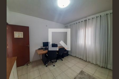 Casa à venda com 181m², 5 quartos e 3 vagas Casa à venda com 181m², 5 quartos e 3 vagasCasa 1 - Quarto