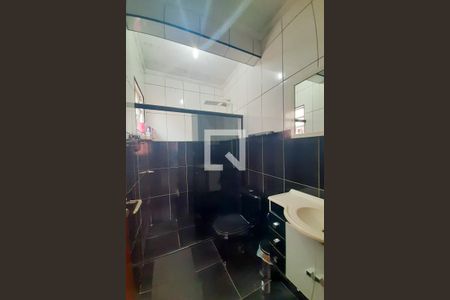 Casa à venda com 181m², 5 quartos e 3 vagas Casa à venda com 181m², 5 quartos e 3 vagasCasa 1 - Banheiro da Suíte