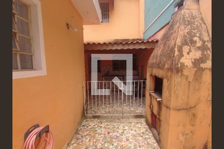 Casa à venda com 170m², 5 quartos e 2 vagasChurrasqueira / portão acesso a casa dos fundo 