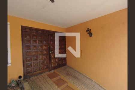 Casa à venda com 170m², 5 quartos e 2 vagasPorta da garagem 