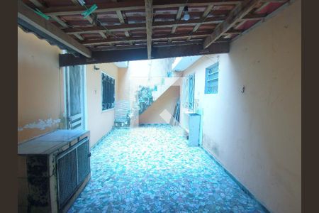 Casa à venda com 170m², 5 quartos e 2 vagasQuintal 